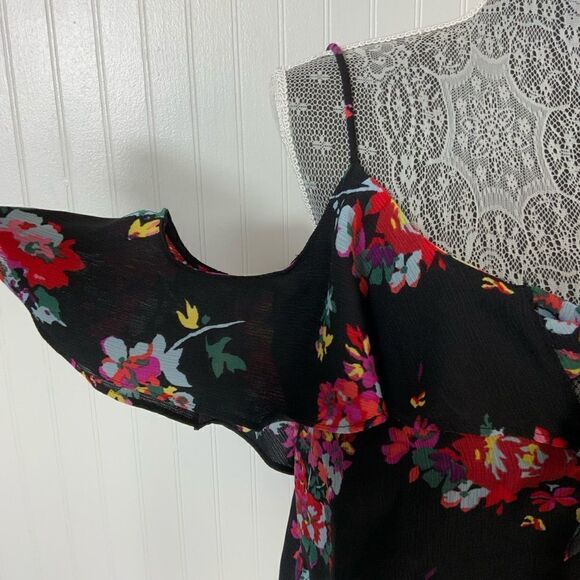 Women’s Lush cold shoulder crop blouse - Picture 2 of 6